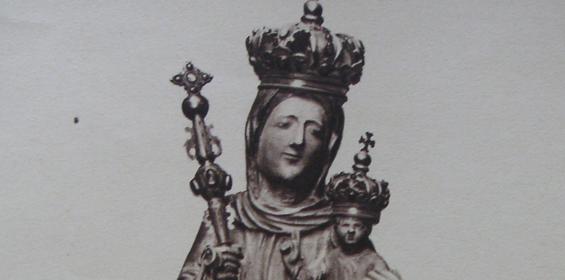 statue